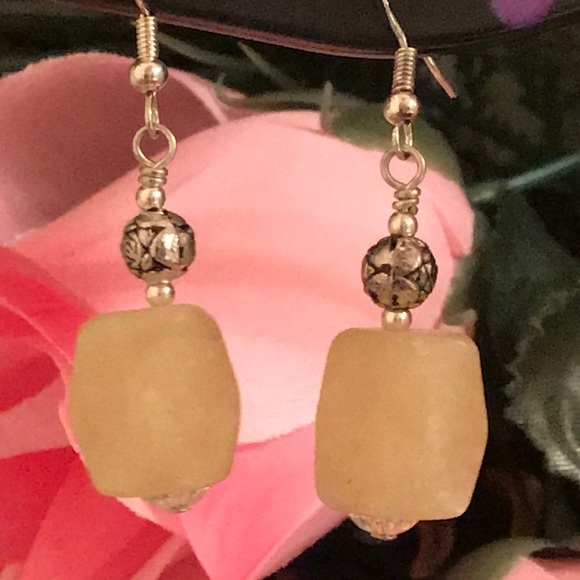🔥ON SALE🔥3/$25🔥 💖 LA Design💖Handmade Earrings - Picture 1 of 5